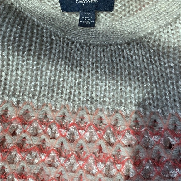 American Eagle Sweater - Picture 6 of 8